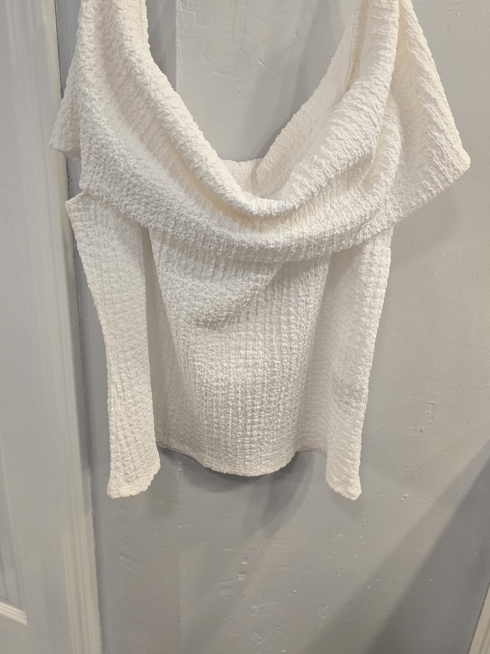 H&M Off-Shoulder Textured Knit Sweater - White